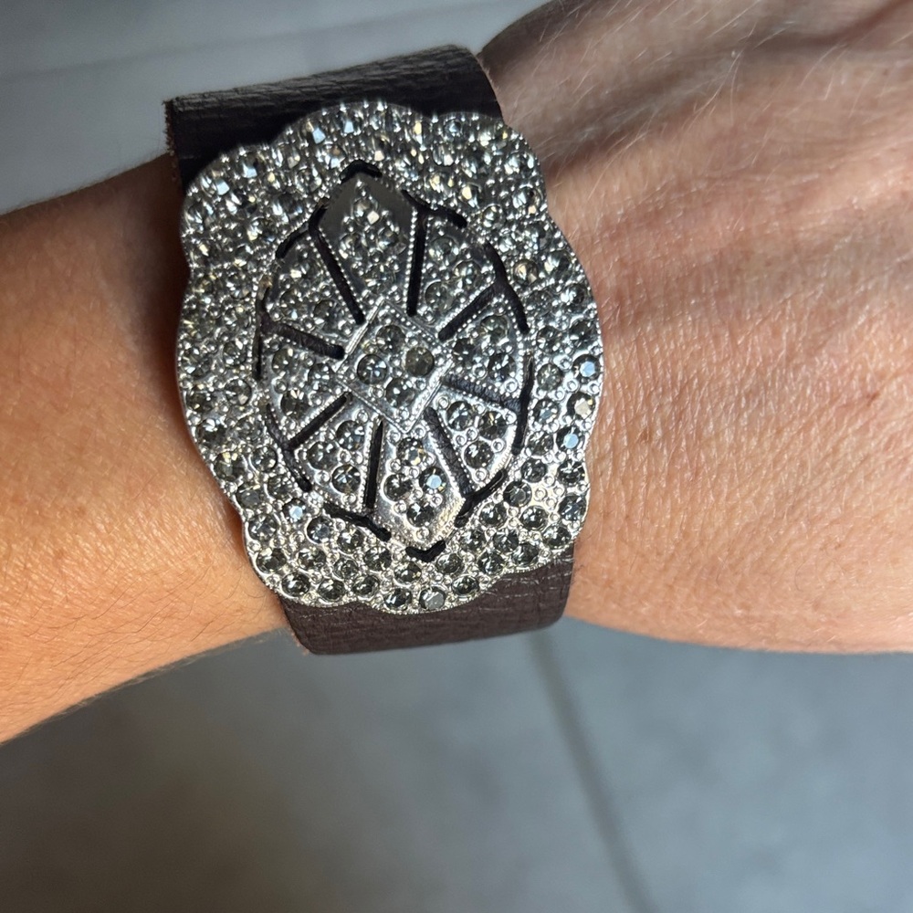 Silver Lucky-brand Embellished with stones.Brown Leather Bracelet